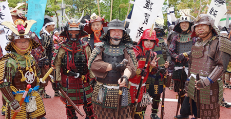 友情援軍の雑賀甲冑隊