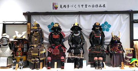 京都亀岡NHK大河ドラマ館玄関ロビーでの亀岡手づくり甲冑の会作品展