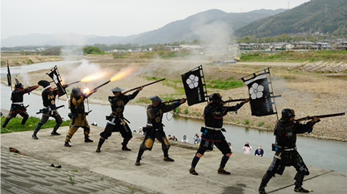 保津川下り乗船場での火縄銃演武